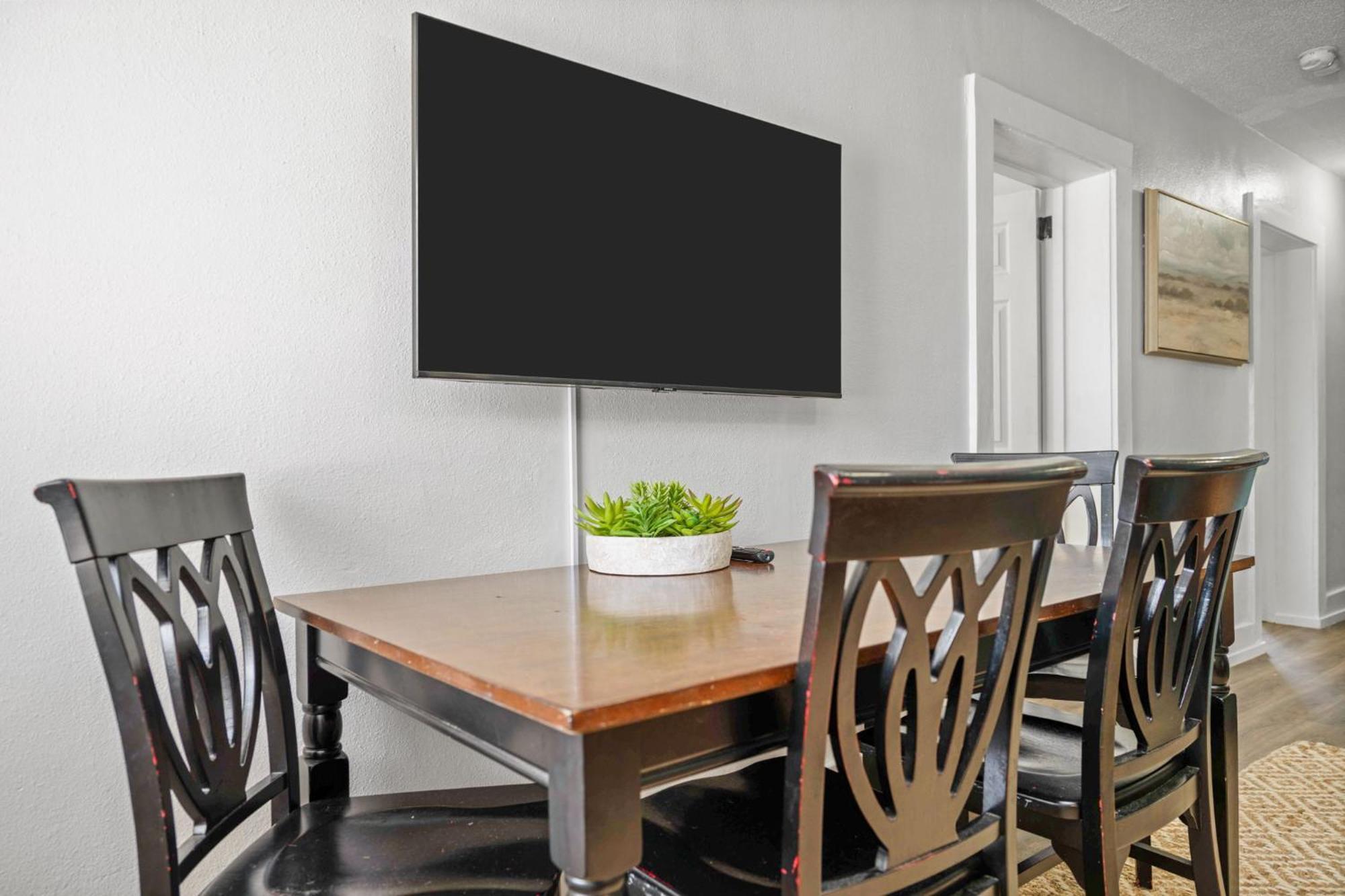 The Flats On Florida St - Super Comfy 2-Bedroom Apartments موبايل المظهر الخارجي الصورة